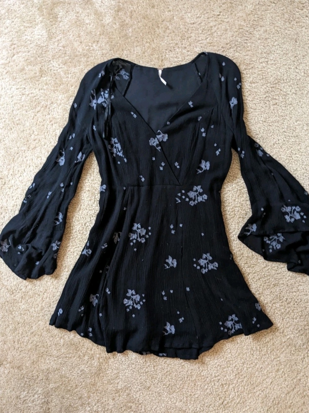 Free People Black Floral Long-Sleeve V-Neck Dress Size 4